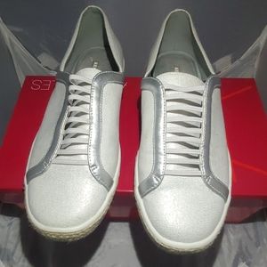 Aerosole's Women slip on sneaker